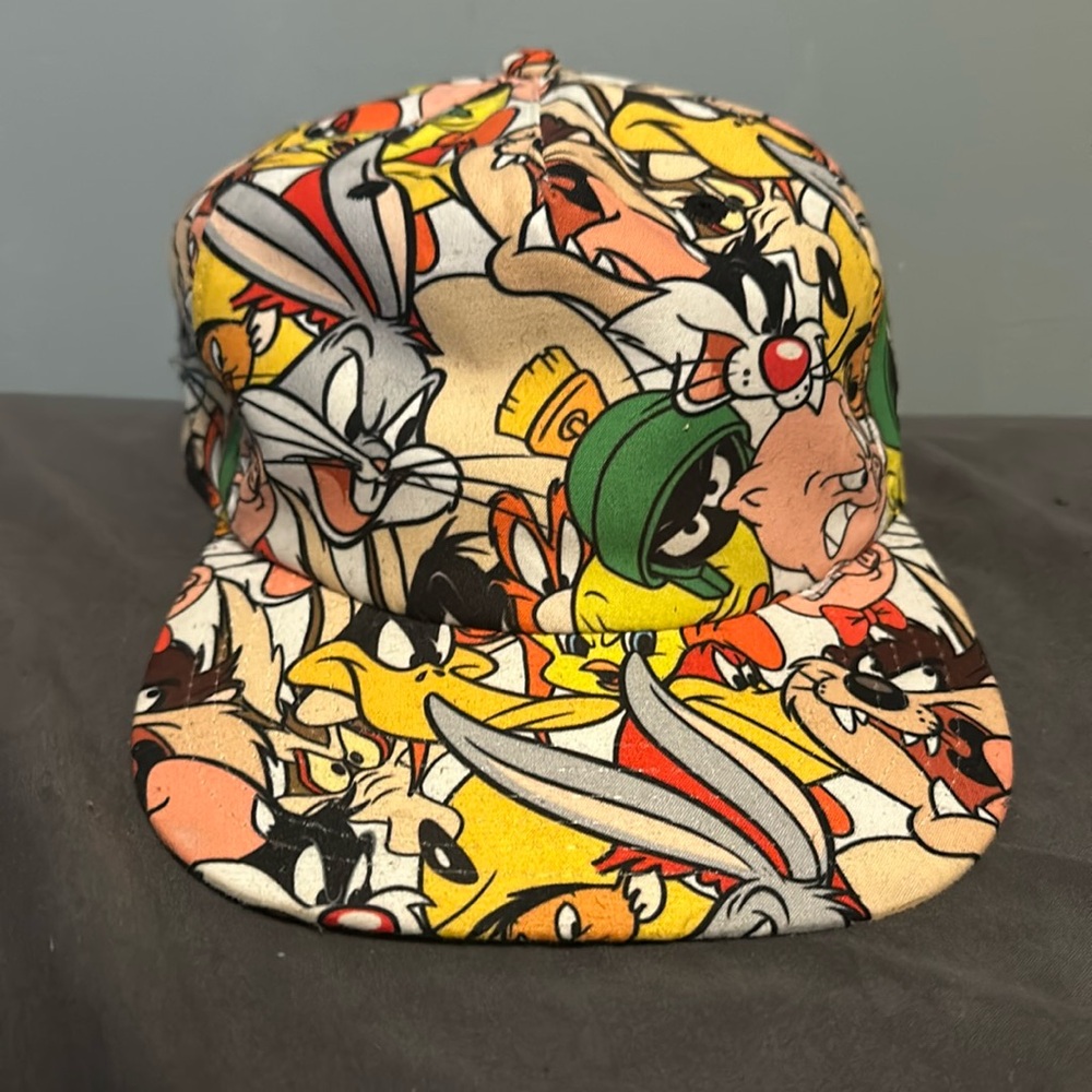 BIOWORLD MERCH LOONEY TUNES SNAPBACK